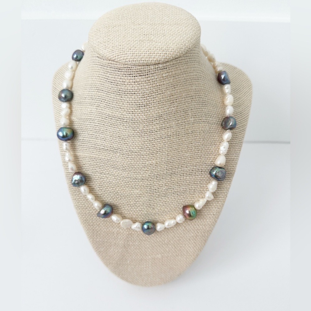 NWT Genuine Black Pearls & White Pearls Necklace Beaded